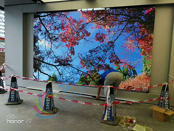 遵義政府室內P1.667小間距顯示屏安裝完成